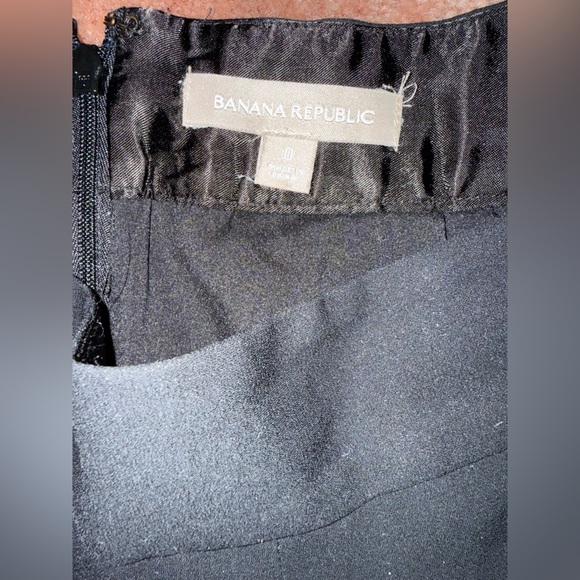 Banana Republic Classic Black Skirt - Picture 2 of 3